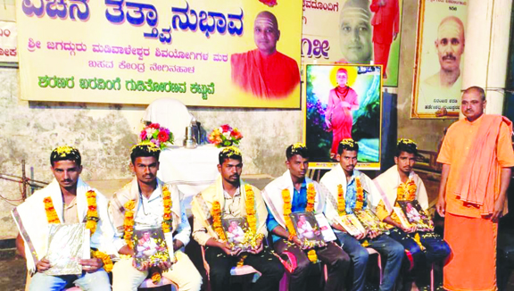 ಸಾಮಾಜಿಕ ಪಿಡುಗು ಹೋಗಲಾಡಿಸಲು ಪ್ರಾಮಾಣಿಕವಾಗಿ ಶ್ರಮಿಸಬೇಕು